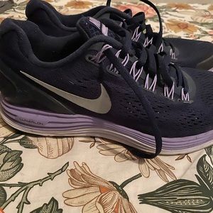 Women’s Nike shoes